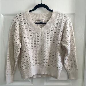 Universal Thread Cream V-Neck Sweater with Open-Weave Pattern
